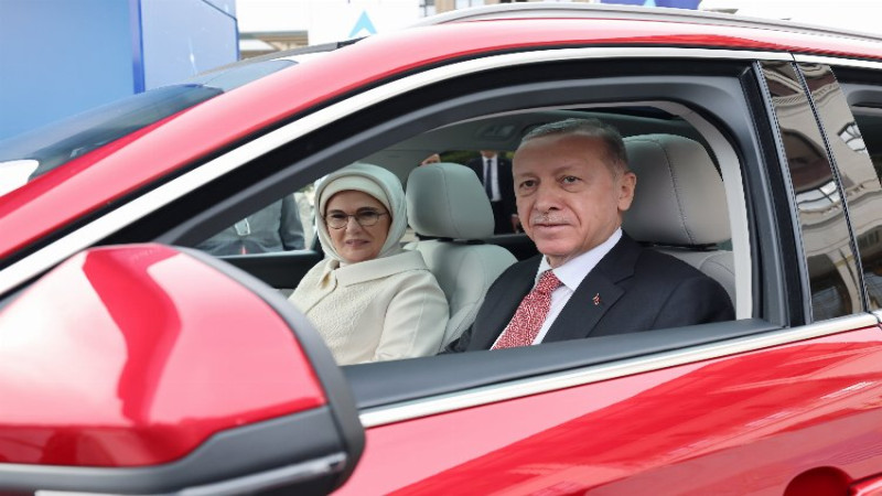 TOGG'da İlk Teslimat Erdoğan Ailesine Yapıldı